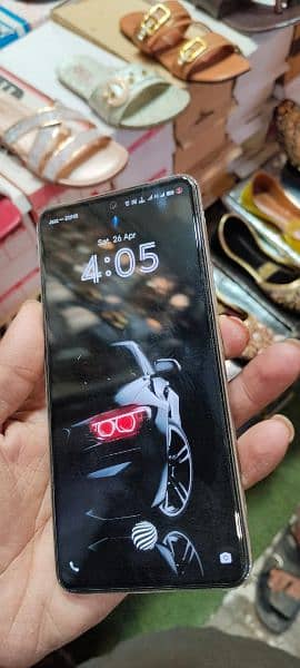 10/10 Condition one handed used full box with charger 1