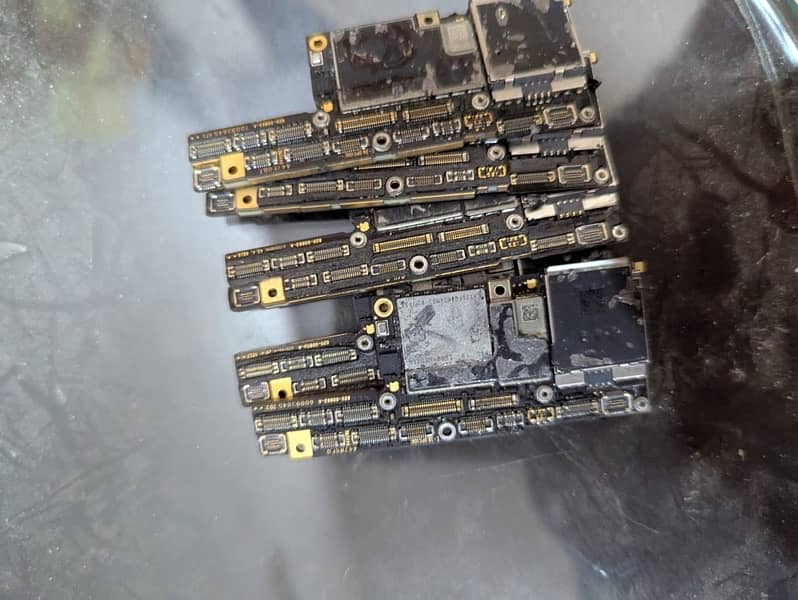 iphone x board non pta bypass  no delivery lahore only 0
