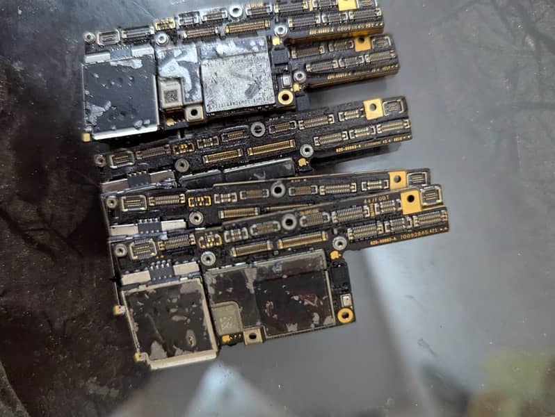 iphone x board non pta bypass  no delivery lahore only 1