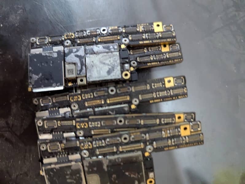 iphone x board non pta bypass  no delivery lahore only 3