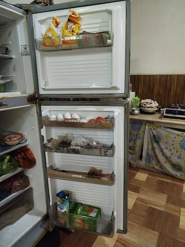 Dawlance Fridge For Sale in Working Condition 1