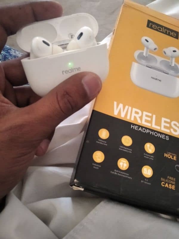 realme ear bud 0