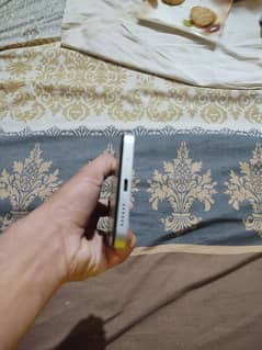 Oale phone with complete box new condition