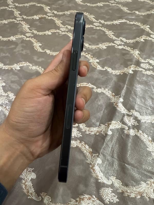Iphone 12 pro max 3