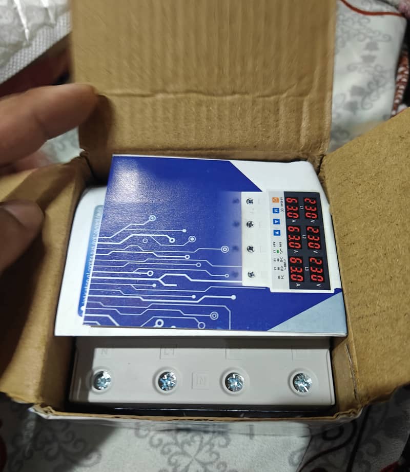 Tomzn 63A  3 Phase Voltage and Current Protector NEW 2