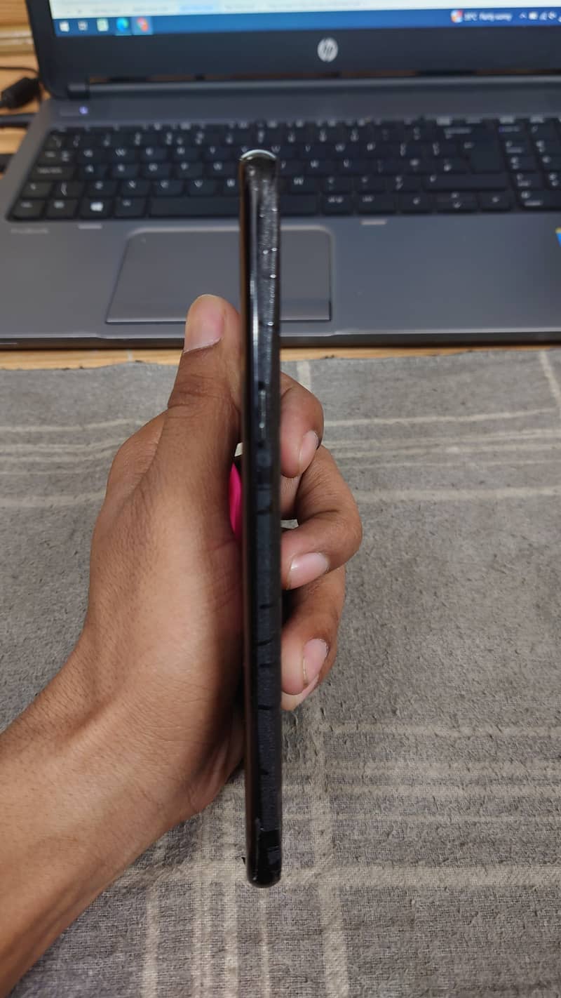 Samsung Mobile S8 Plus 1
