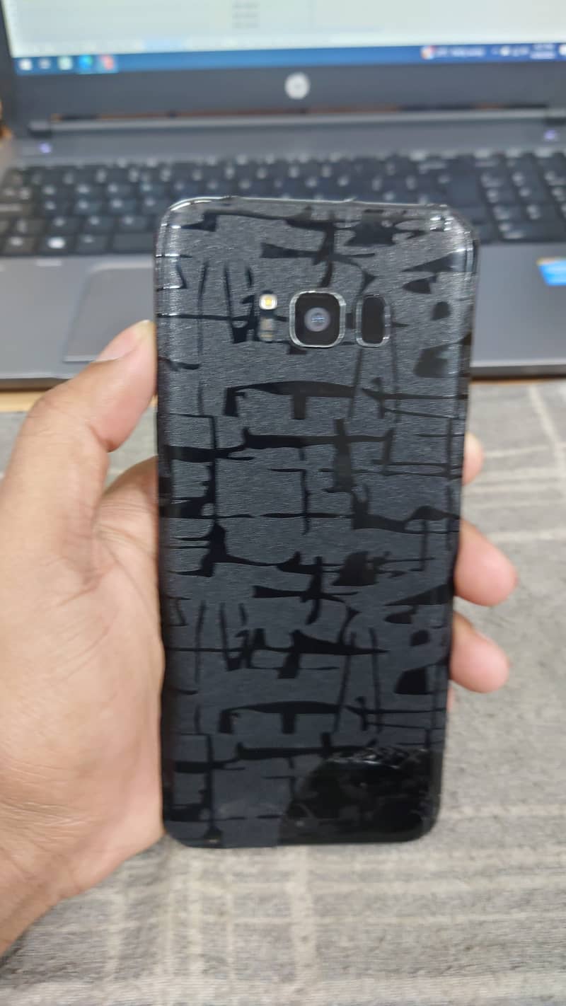 Samsung Mobile S8 Plus 3