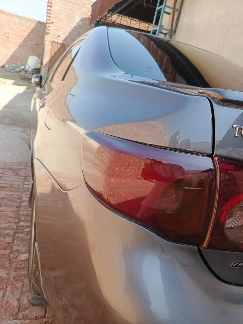 Toyota Corolla Altis (2010) model 19