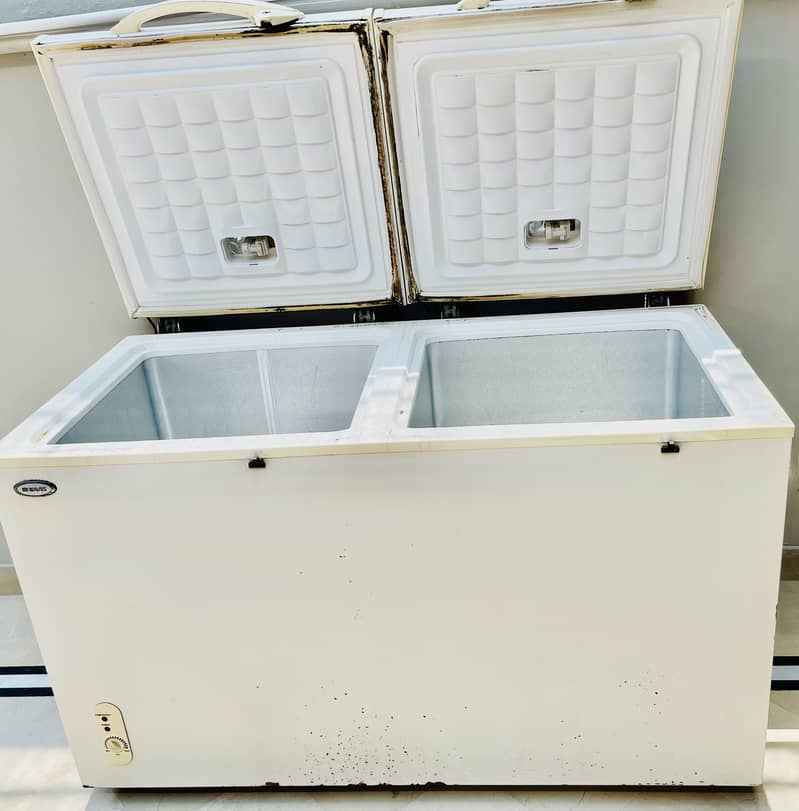 Waves double door deep freezer-large 3