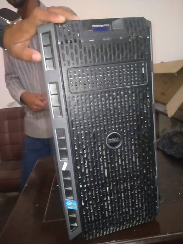 Dell T620 server 0