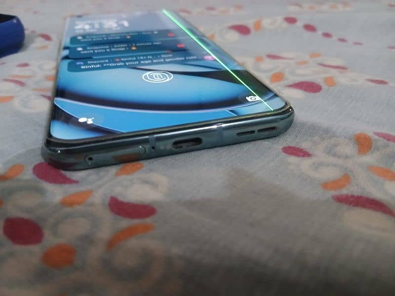 OnePlus 10 Pro read full ad 0