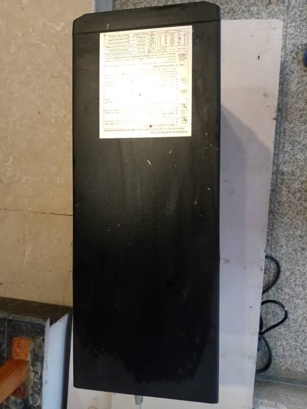 APC 3 KV UPS AND Phoenix battery 2