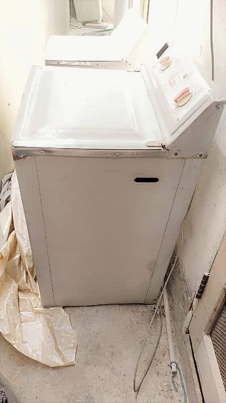 washing machine and dryer 3