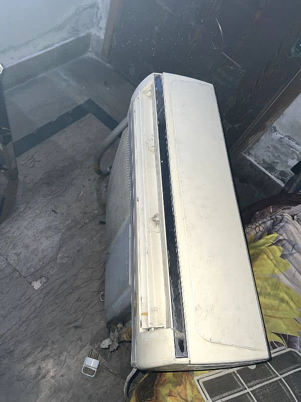 1.5 ton 3 ac urgent sale 1