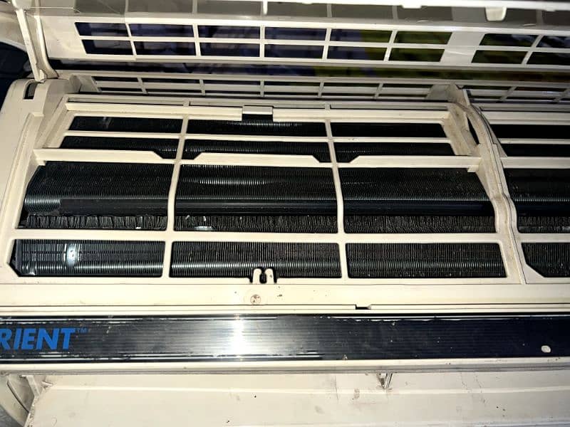 1.5 ton 3 ac urgent sale 4