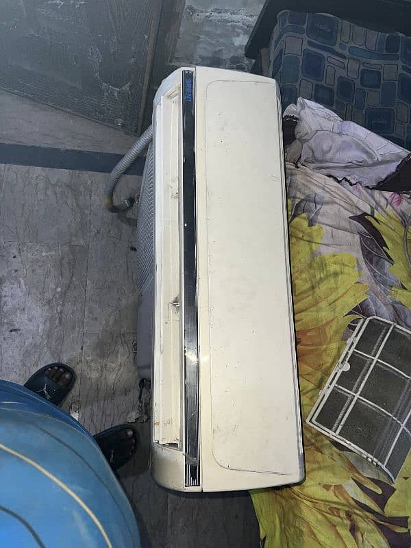 1.5 ton 3 ac urgent sale 6