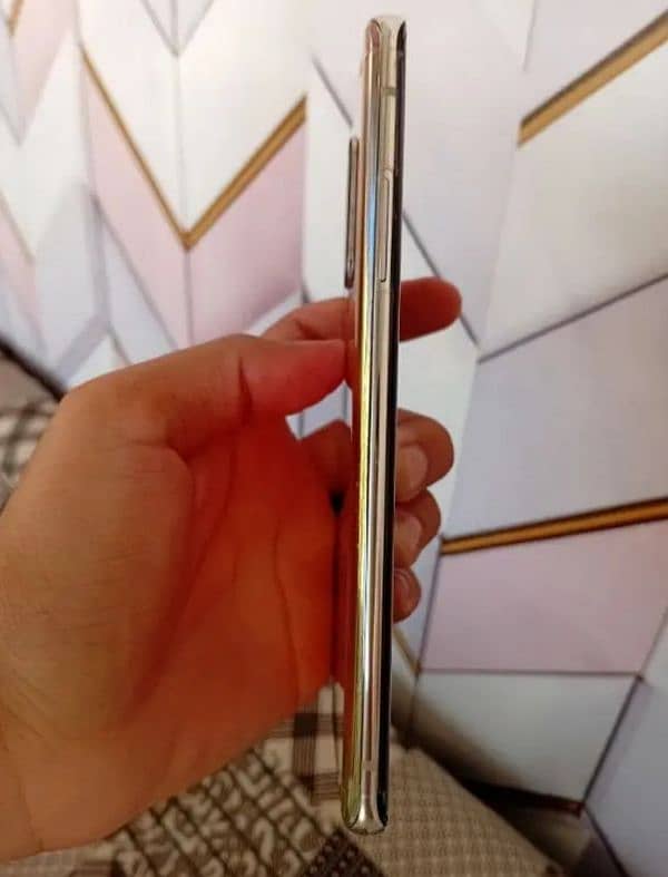 one plus 8 8gb 128gb  lush condition dual sim pta approved 4