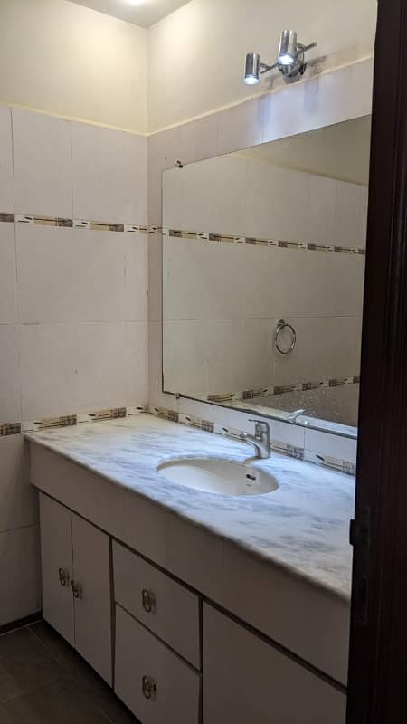 Luxurious 10 Marla Modern Design House For Rent In DHA Phase 5 Lahore 11