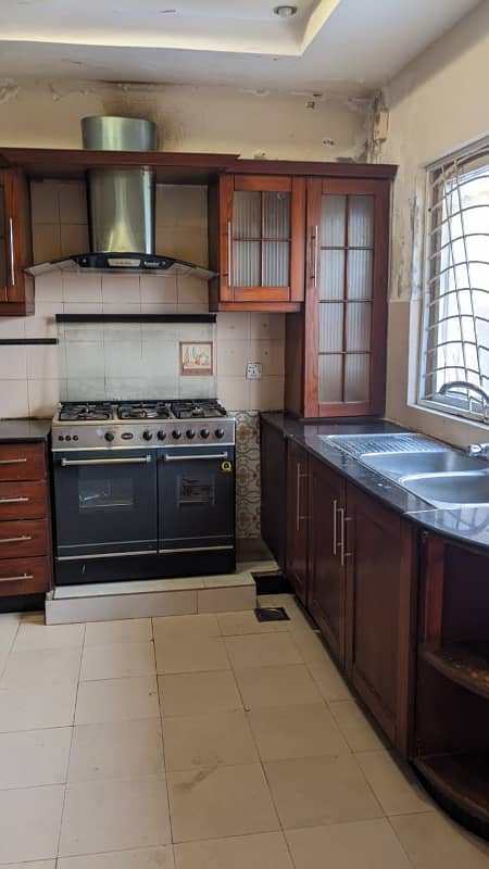 Luxurious 10 Marla Modern Design House For Rent In DHA Phase 5 Lahore 13