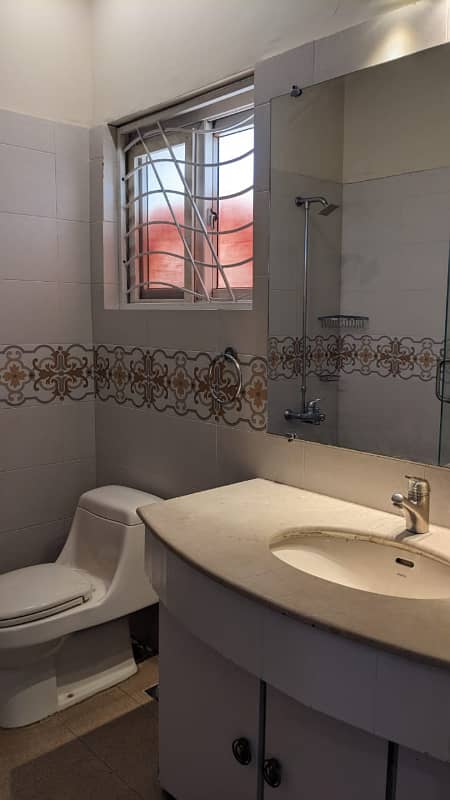 Luxurious 10 Marla Modern Design House For Rent In DHA Phase 5 Lahore 15