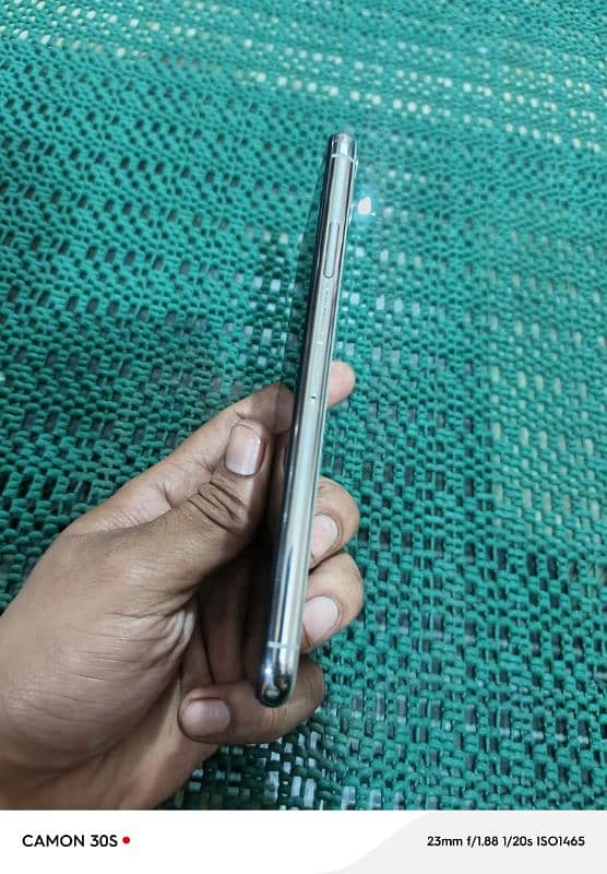 iPhone 11 pro max jv 64gb  10/10 read add 1