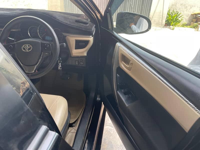 Toyota Corolla GLI 1.3 Automatic 2016 Model Excellent Condtion 7