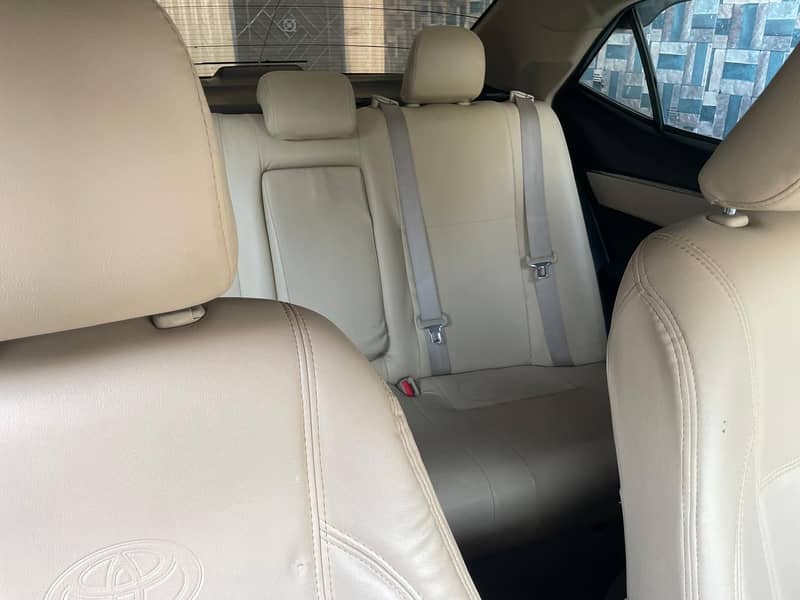 Toyota Corolla GLI 1.3 Automatic 2016 Model Excellent Condtion 9