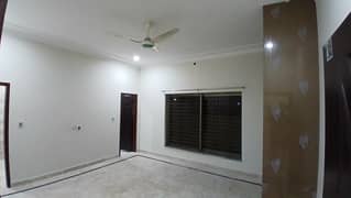 10 Marla Lower Portion Available For Rent