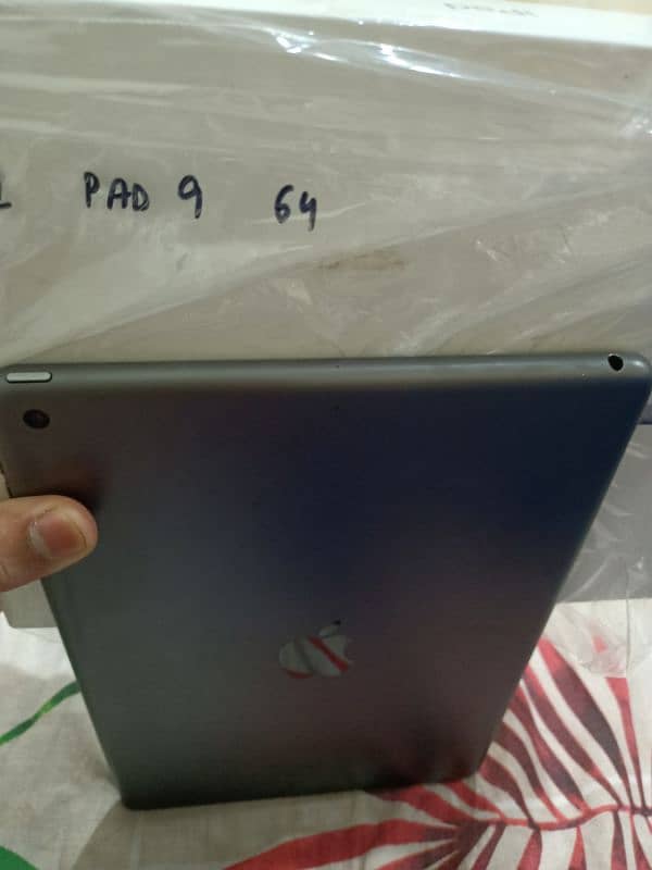 I pad 9 Gen 64gb Urgent Sale 3