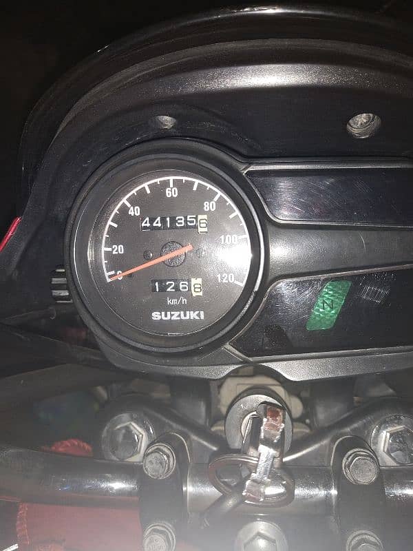 I am saling my GD 110 Suzuki in lush condition 1click start 0