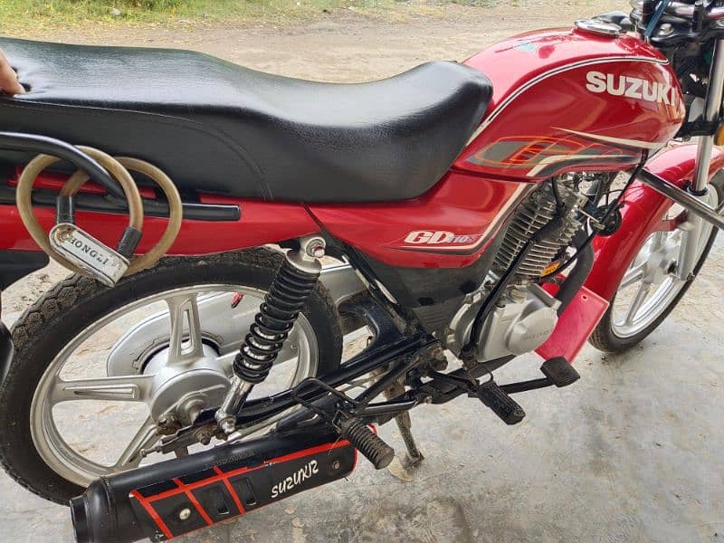 I am saling my GD 110 Suzuki in lush condition 1click start 4