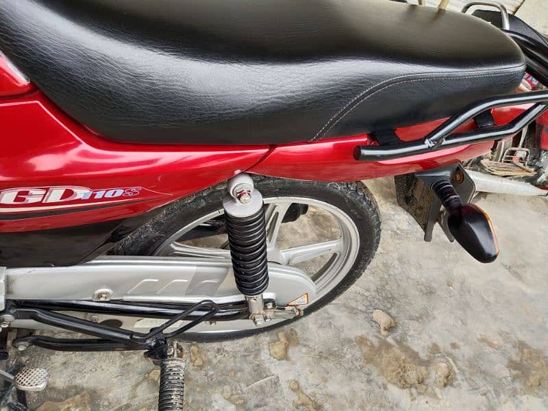 I am saling my GD 110 Suzuki in lush condition 1click start 6