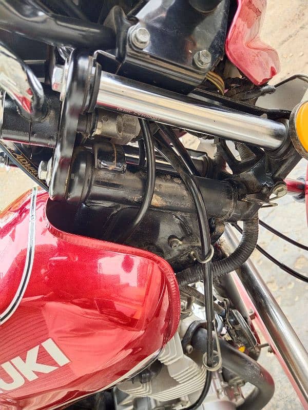 I am saling my GD 110 Suzuki in lush condition 1click start 9