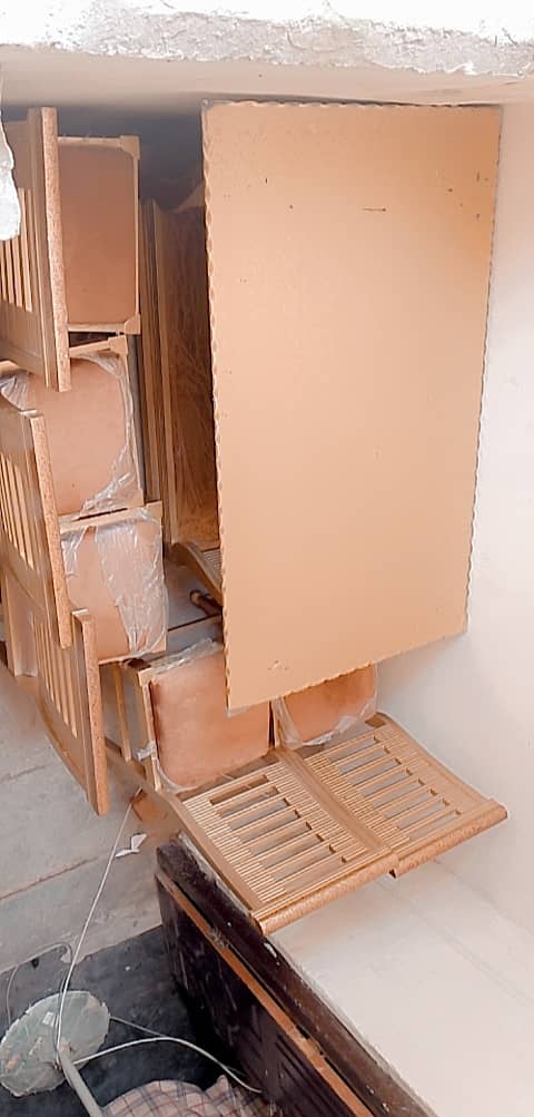5×3 Dining table with 6 chairs and Jholla 2