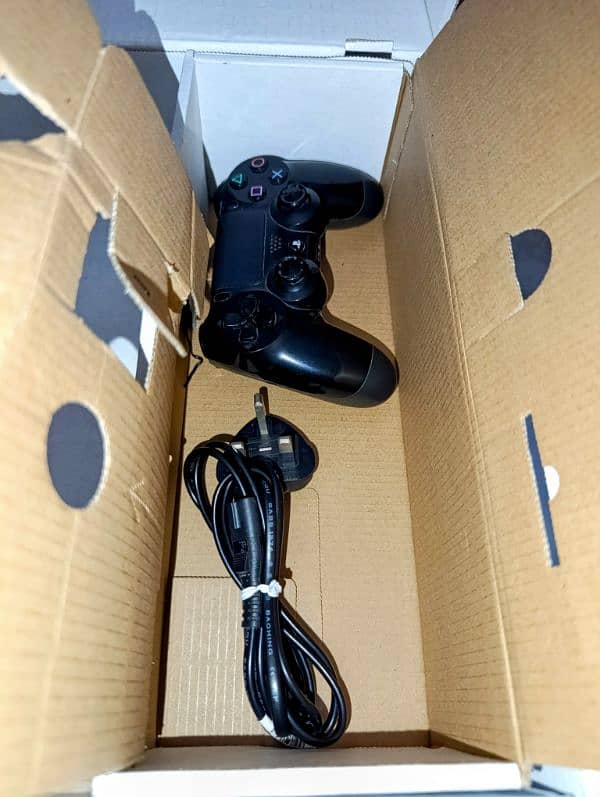 PS4 fat 500GB with one original controller 5