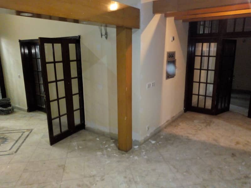 1 Kanal Sprat Gate Portion In Main Cantt 6