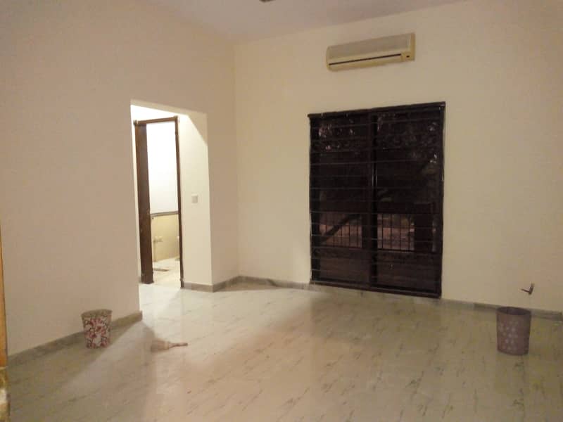 1 Kanal Sprat Gate Portion In Main Cantt 11