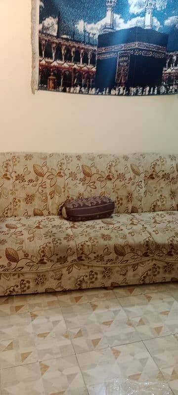 Good condition 5 seater sofa set 4