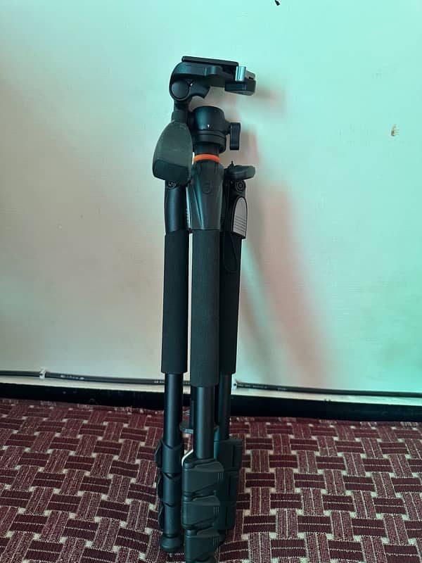 vangaurd camera stand 1