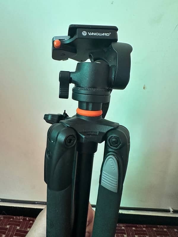 vangaurd camera stand 3