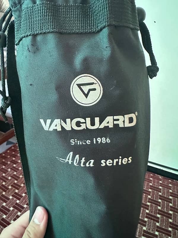 vangaurd camera stand 4