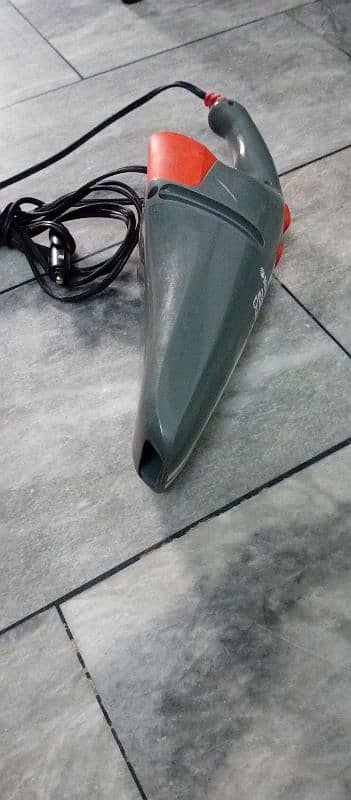 CAR VACCUME CLEANER (BLACK & DECKER) 2