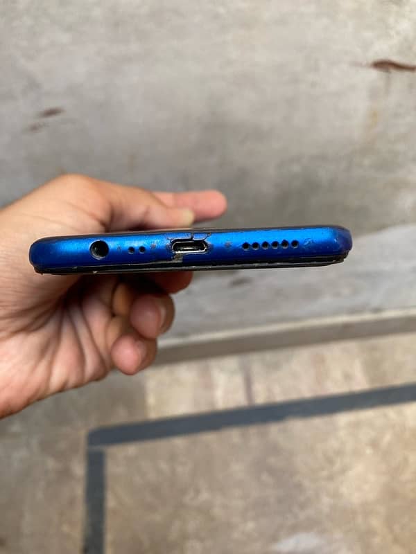 Oppo a5s 3/32 gb ram 6