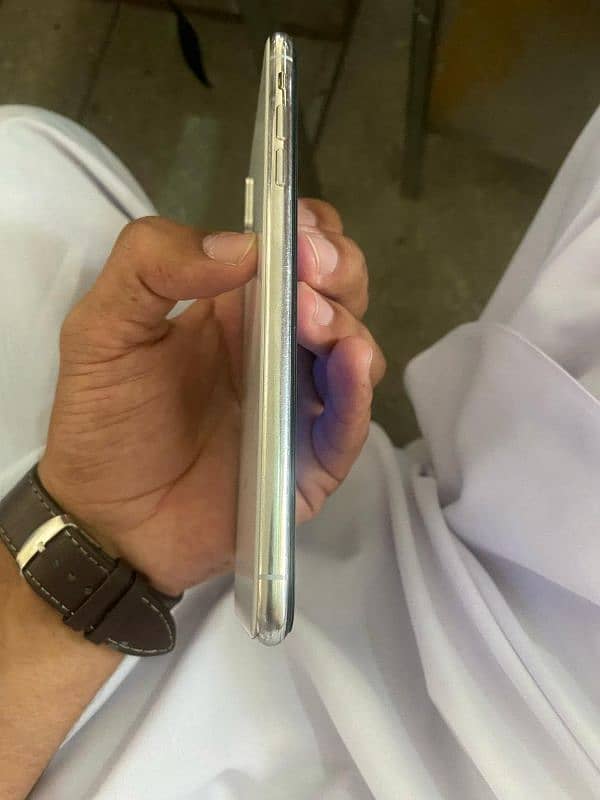 IPhone X 4