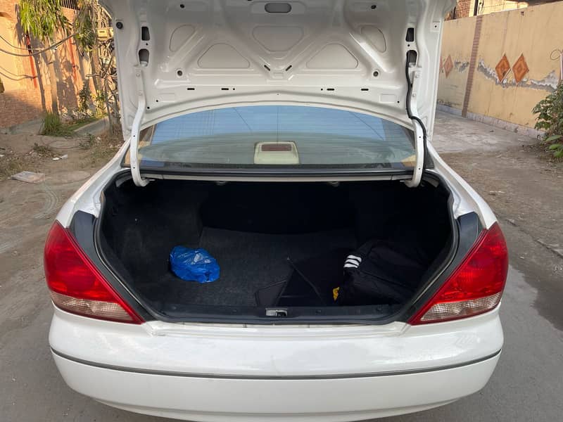Nissan Sunny 2010 3