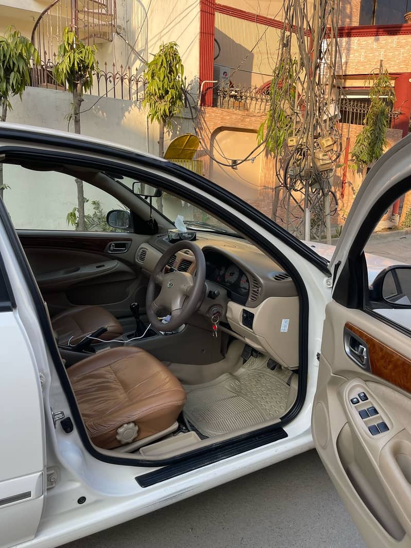 Nissan Sunny 2010 5