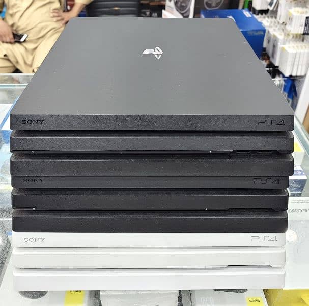 PLAYSTATION 4 SLIM 500 & 1 TB - PLAYSTATION 4 PRO 1 TB 0