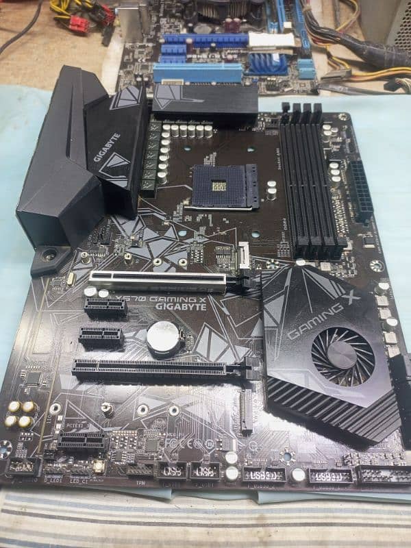 Gaming Pc And Amd Ryzen Motherboard 14