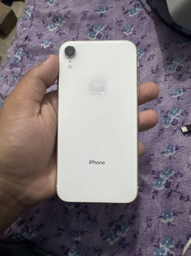 I Phone Xr Give Good Offer And Deal 2