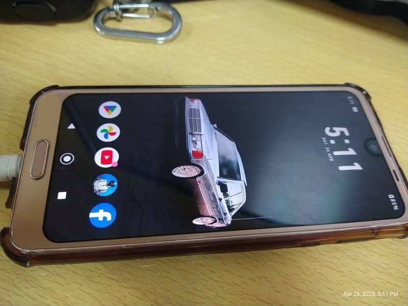 SHARP AQUOS R2 1